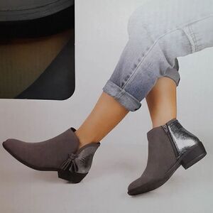 Serra Ankle Boots...Size 6...NIB 